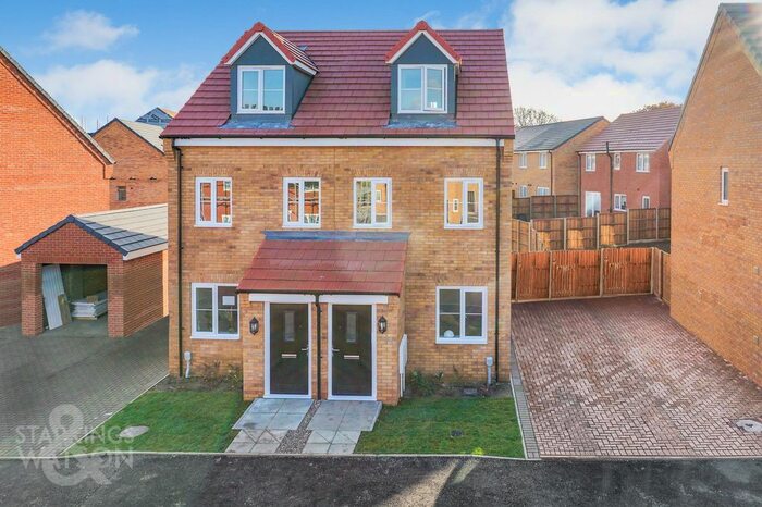 3 Bedroom Town House To Rent In Birchwood Road, Hellesdon, Norwich, NR6