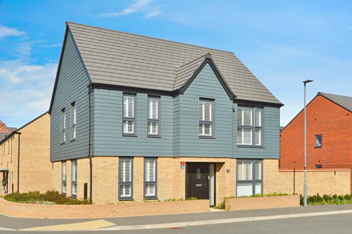 4 Bedroom Detached House For Sale In Harris Way, Glebe Farm, Milton Keynes, MK17