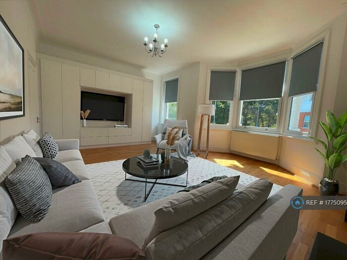 3 Bedroom Flat To Rent In Wanstead Park Avenue, London, E12