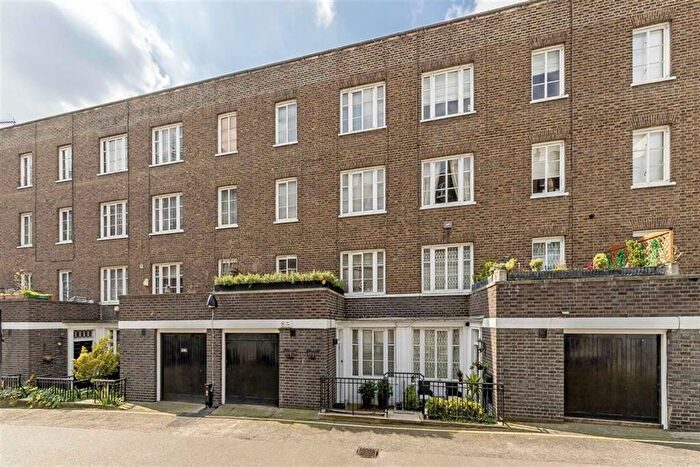 3 Bedroom Property To Rent In Bryanston Mews West, Marylebone, W1H