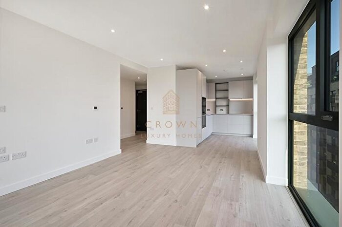 1 Bedroom Flat To Rent In Scarlet Court, Woodberry Down, N4