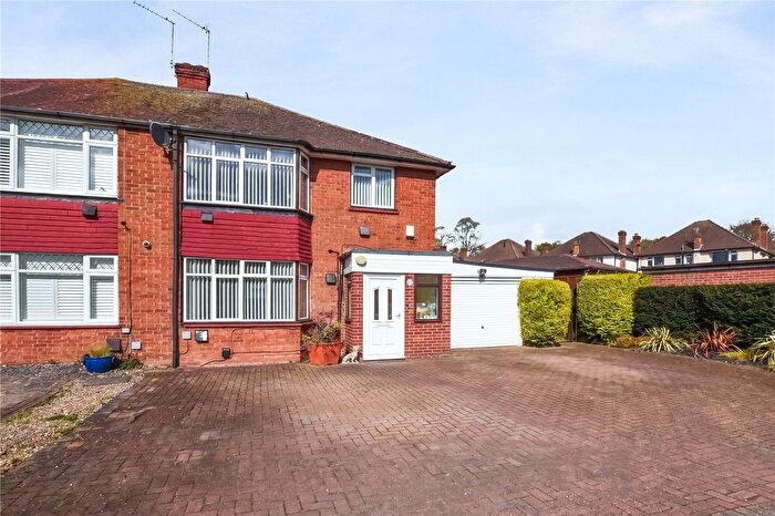 3 Bedroom Semi Detached House For Sale In Rochester Drive, Bexley, Kent, DA5