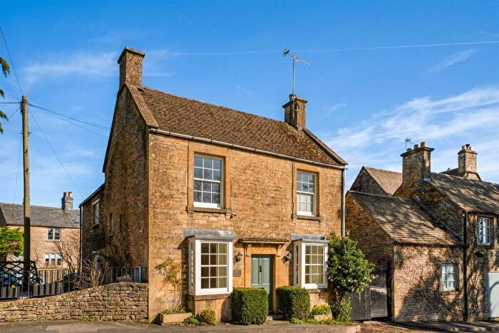 2 Bedroom Detached House For Sale In Stow On The Wold, Gloucestershire, GL54