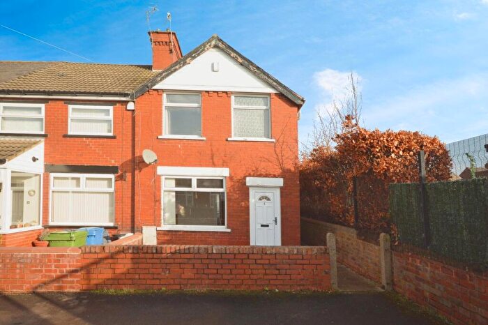 2 Bedroom End Of Terrace House To Rent In Devonshire Avenue East, Hasland, Chesterfield, Derbyshire, S41