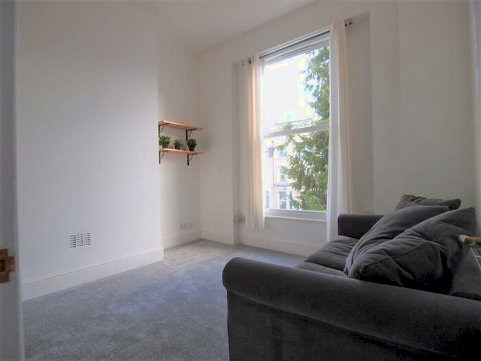 1 Bedroom Flat To Rent In Yonge Park, Finsbury Park, N4