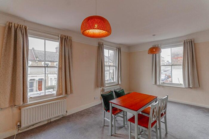 1 Bedroom Flat To Rent In North Cross Rd, Dulwich, London, SE22