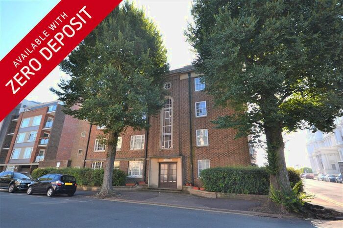 2 Bedroom Flat To Rent In Jevington Gardens, Eastbourne BN21