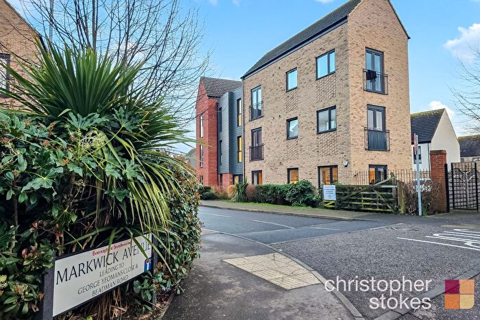 2 Bedroom Flat For Sale In Markwick Avenue, Cheshunt, Hertfordshire, EN8