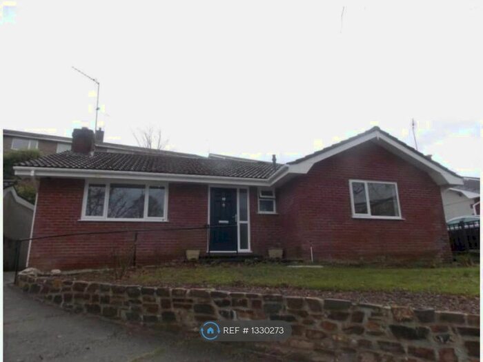 3 Bedroom Bungalow To Rent In Meadowside, Launceston, PL15