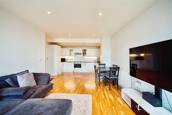 2 Bedroom Flat For Sale In Dominion Walk, London, E14