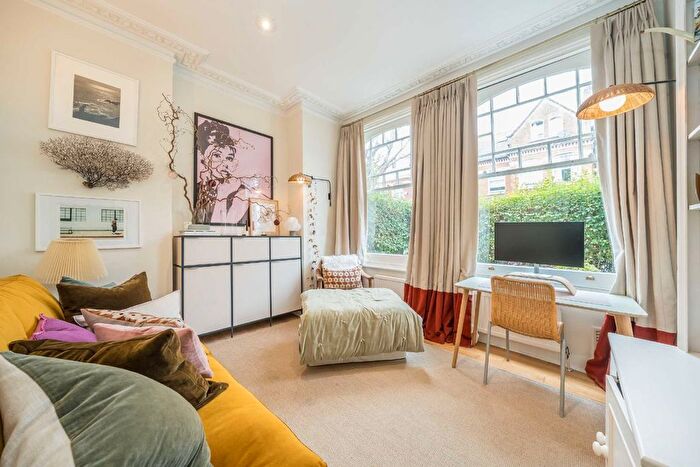 1 Bedroom Flat To Rent In Crockerton Road, London, SW17