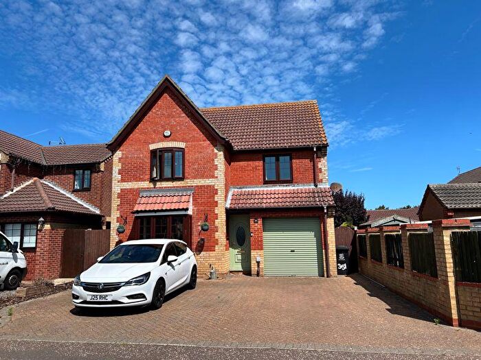 4 Bedroom Detached House For Sale In El Alamein Way, Bradwell, Great Yarmouth, NR31