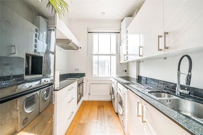 2 Bedroom Flat To Rent In Lambton Road, Stroud Green, London, N19