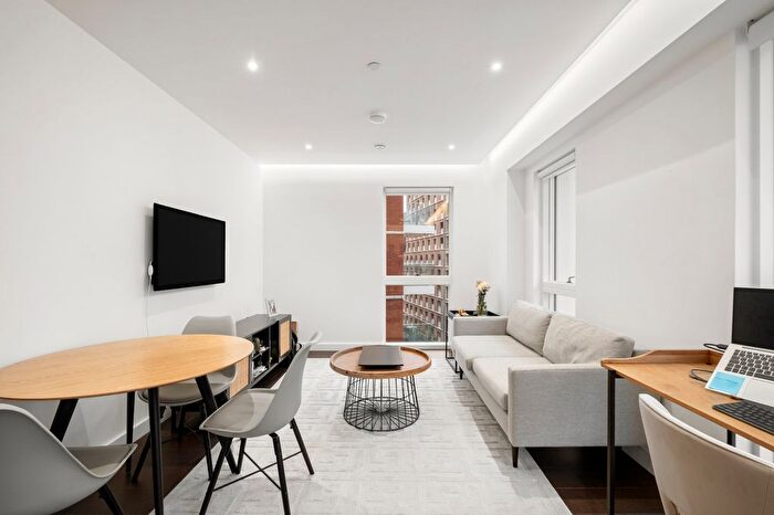 1 Bedroom Flat To Rent In Montrose Building, Malthouse Road, SW11