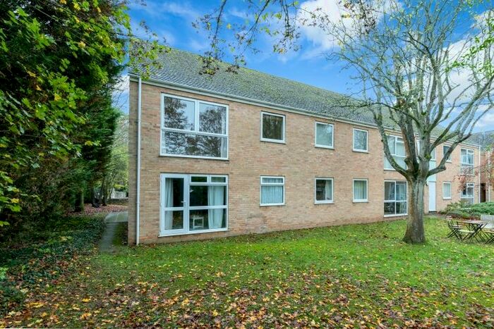 2 Bedroom Flat To Rent In Boundary Close, Woodstock, OX20