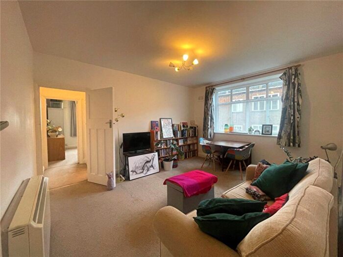 1 Bedroom Apartment To Rent In Granville Court, Mount View Road, London, N4
