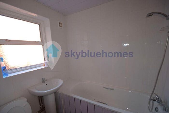 3 Bedroom Terraced House To Rent In Epsom Road, Leicester, LE4