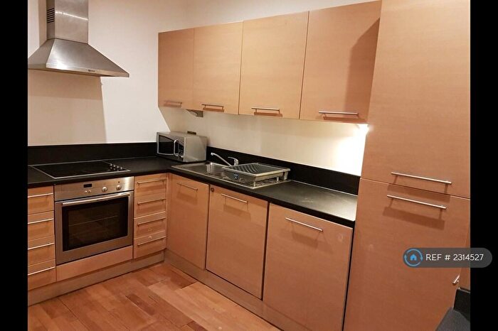 3 Bedroom Flat To Rent In Roach Road, London, E3