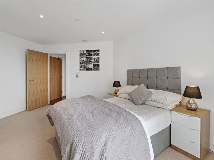 1 Bedroom Property To Rent In , Western Gateway, London, E16