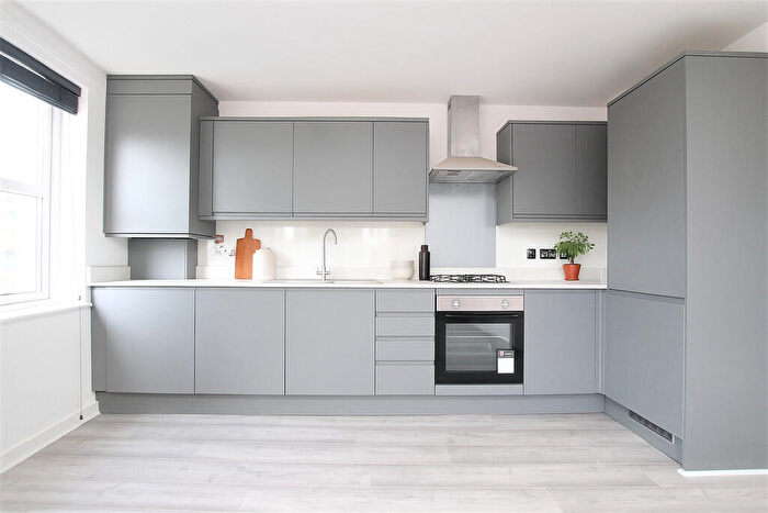 2 Bedroom Apartment To Rent In Bn House, Sly Street, Whitechapel, London, E1