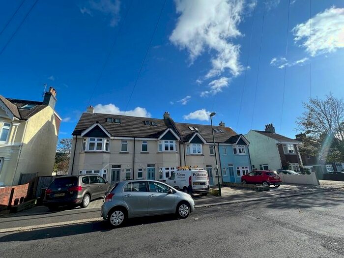 4 Bedroom Property To Rent In Underdown Road, Southwick, BN42