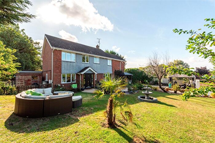 4 Bedroom Detached House For Sale In Harborough Road North, Kingsthorpe, Northamtponshire, NN2