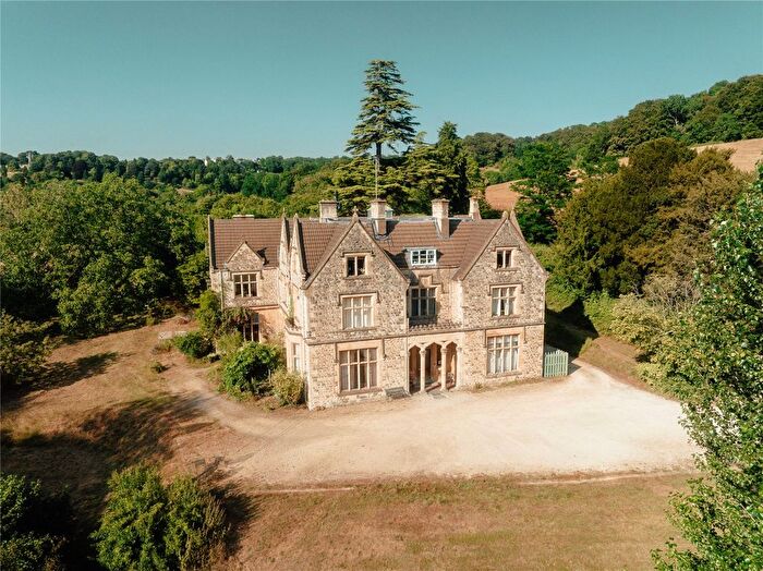 2 Bedroom Flat For Sale In Gunhouse Lane, Bowbridge, Stroud, Gloucestershire, GL5