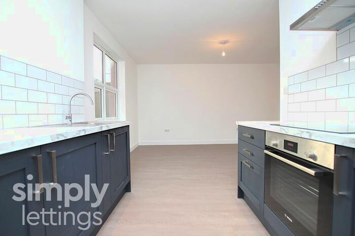 3 Bedroom Flat To Rent In Old Shoreham Road, Brighton, BN1
