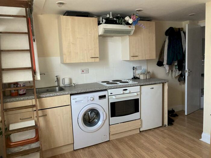 Studio To Rent In Hertford Road, Enfield, EN3