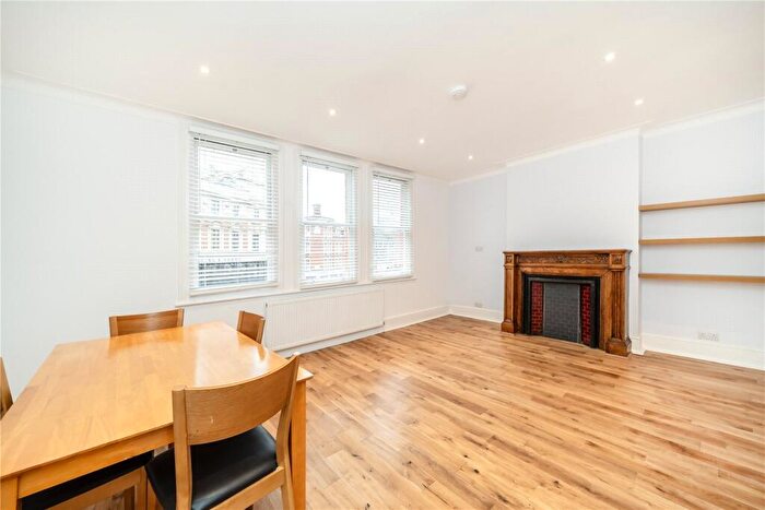2 Bedroom Apartment To Rent In Lavender Hill, London, SW11