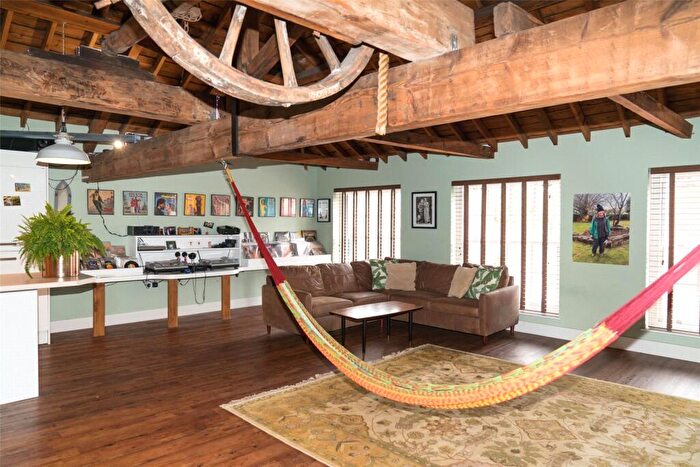 Penthouse To Rent In Flat Treadgold Warehouse, Bishops StreetPortsmo, PO1