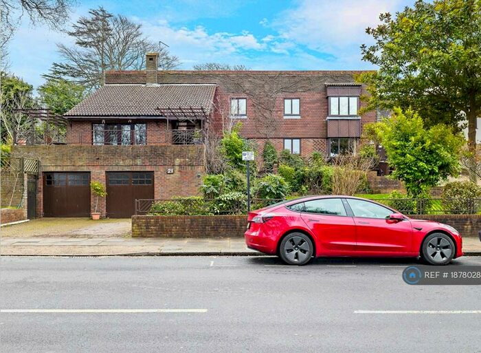 5 Bedroom Detached House To Rent In Goldstone Crescent, Hove, BN3