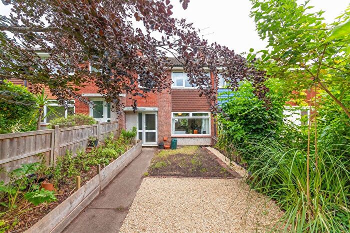 3 Bedroom Terraced House For Sale In Weedon Close, St. Werburghs, Bristol, BS2