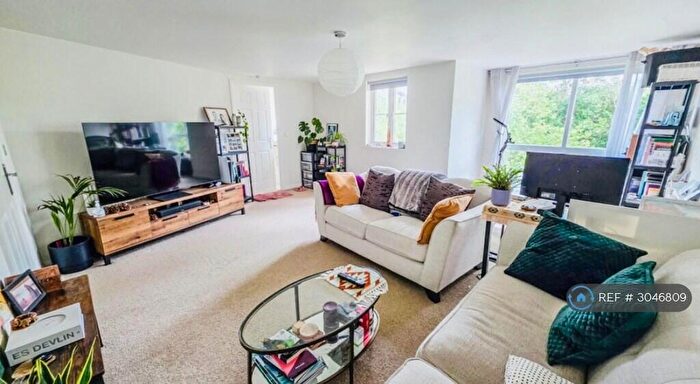 2 Bedroom Flat To Rent In Nyall Court, Gidea Park, RM2