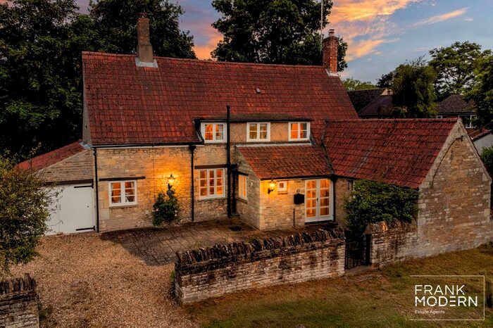 3 Bedroom Cottage For Sale In Clay Lane, Castor, PE5