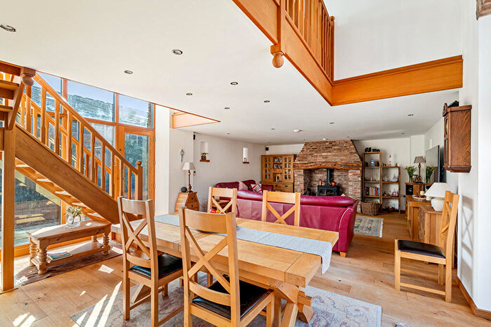 2 Bedroom Barn Conversion For Sale In Brampton, Lincoln, LN1