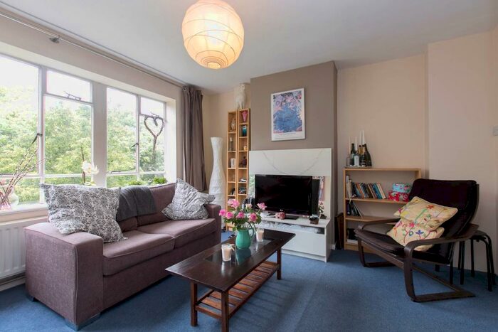 3 Bedroom Flat To Rent In Aberdeen Park, N5