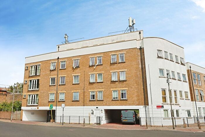 2 Bedroom Flat For Sale In Battersea High Street, Battersea, London, SW11