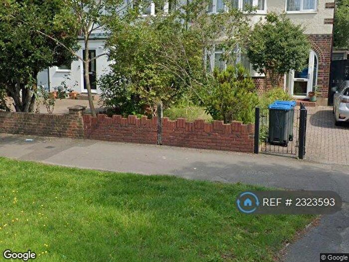 3 Bedroom Semi-Detached House To Rent In Kingston Upon Thames, Kingston Upon Thames, KT2