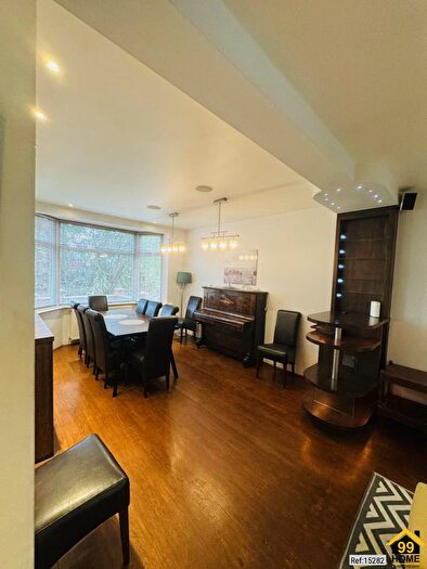 5 Bedroom End Of Terrace House To Rent In Western Avenue, London, W3