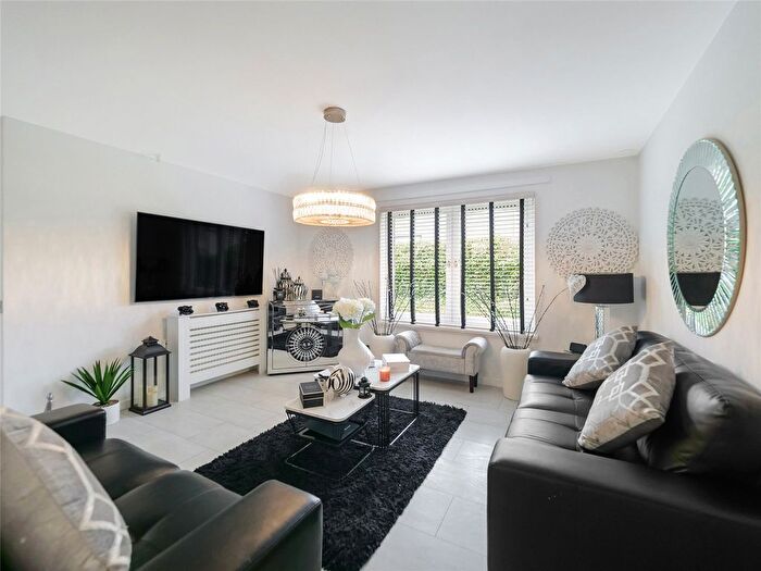 2 Bedroom Flat For Sale In Westknowe Gardens, Rutherglen, Glasgow, South Lanarkshire, G73