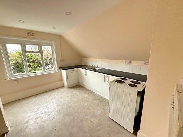 2 Bedroom Flat To Rent In Parsonage Barn Lane, Ringwood, BH24
