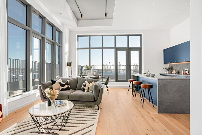 2 Bedroom Mews For Sale In Goodluck Hope, Orchard Place, E14