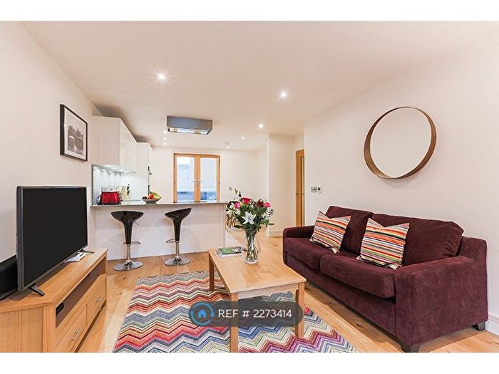 2 Bedroom Flat To Rent In Copperbox Apartments, London, SE1