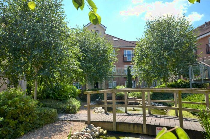 2 Bedroom Apartment To Rent In Lumley Road, Horley, RH6