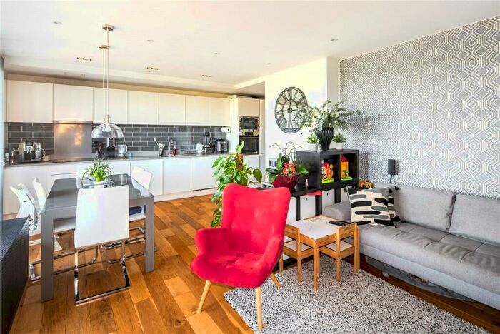 3 Bedroom Flat To Rent In Graphite Point, Palmers Road, London, E2