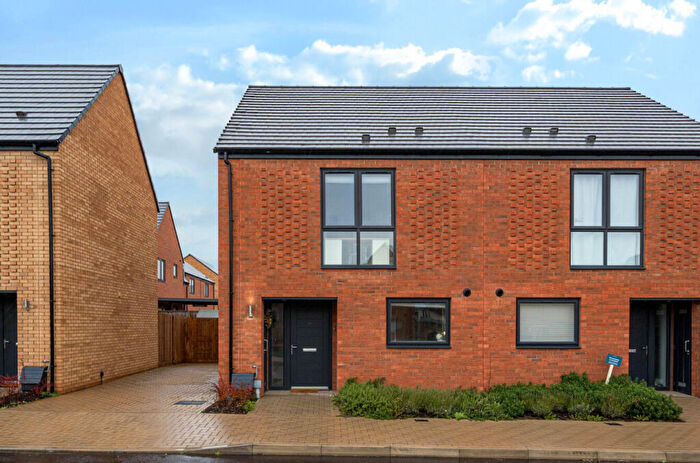 2 Bedroom Semi Detached House For Sale In Halfmoat Manor, Cheshunt, Waltham Cross, EN7