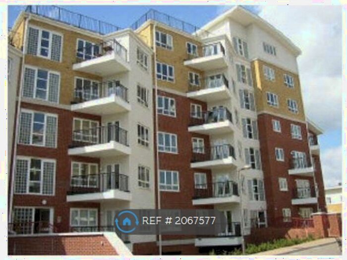 2 Bedroom Flat To Rent In Omega Court, Watford, WD18