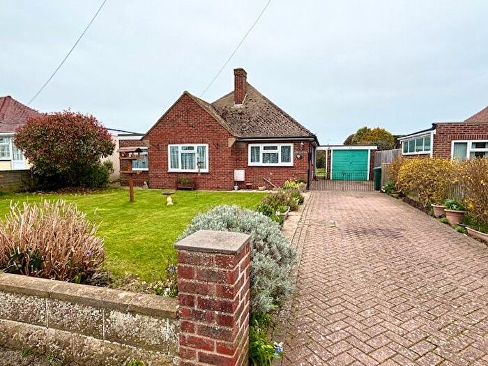 2 Bedroom Bungalow For Sale In Longacre, Selsey, PO20