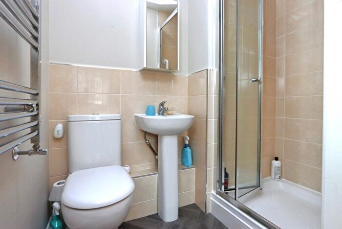 2 Bedroom Flat For Sale In Crossland Drive, Sheffield, South Yorkshire, S12